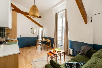 Cuisine ou kitchenette dans l'établissement 3 Pieces Place CONTRESCAPE