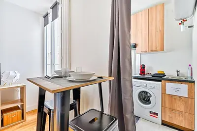 Cuisine ou kitchenette dans l'établissement Melanie house