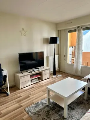 Télévision ou salle de divertissement dans l'établissement Appartement central Paris et confortable