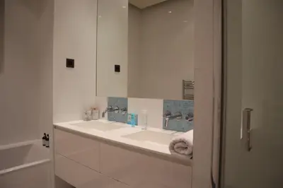 Salle de bains dans l'établissement Appartement - Trocadéro