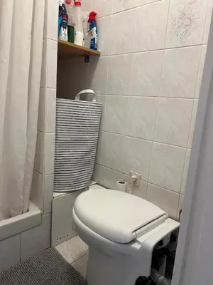 Salle de bains dans l'établissement Charmant appartement 9eme