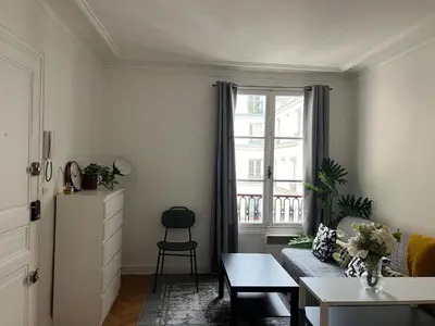 Plan de l'établissement Charmant appartement 9eme