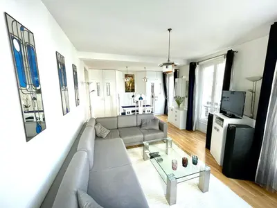 Cuisine ou kitchenette dans l'établissement Lovely Montmartre apartment