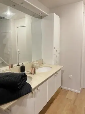 Salle de bains dans l'établissement Contemporary apartment 150 meters from Place Victor Hugo Paris 16