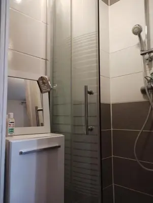 Salle de bains dans l'établissement Charmant studio en centre ville