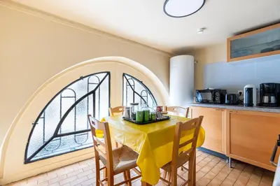 Cuisine ou kitchenette dans l'établissement Charmant studio Père Lachaise