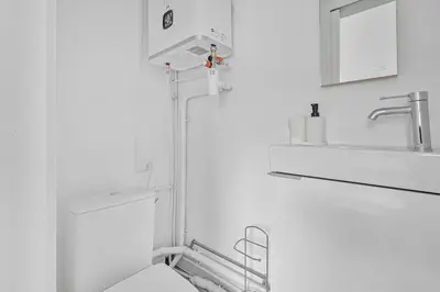 Salle de bains dans l'établissement L Authentique - Trocadero - 2 Prs