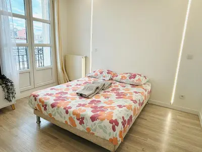 Un ou plusieurs lits dans un hébergement de l'établissement République rue des bluets Paris