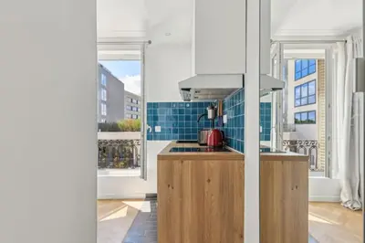 Cuisine ou kitchenette dans l'établissement Studio cosy aux portes de Paris