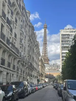 Vue générale sur Paris ou vue de la ville depuis l'appartement