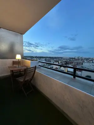 Balcon ou terrasse dans l'établissement PARIS PANTIN Magnifique Appartement 4 pièces de 108m2 avec 2 PARKING intérieur - très cosy pour 1 à 12 personnes - Entièrement refait à neuf ENTIRE APARTMENT LUXURIOUS AND WARM - PANTIN PARIS 19 ème FREE WIFI GRATUIT