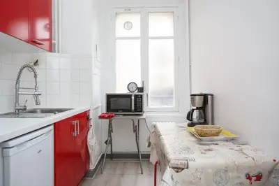 Cuisine ou kitchenette dans l'établissement Charmant studio Paris 16ème MICHEL ANGE - 34m2