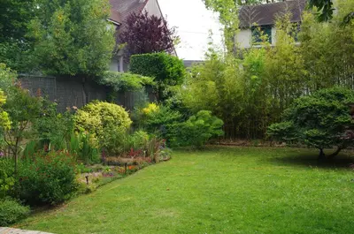Jardin de l'établissement Oriana & Philippe au pied du métro 4