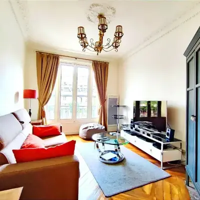 Paris 15 Urban Apartment with Local Life and Easy Metro Access