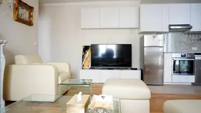 Cuisine ou kitchenette dans l'établissement Paris Apartment with Parisian Ambience in Elegant 16th Arrondissement
