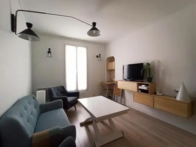 Télévision ou salle de divertissement dans l'établissement Paris 8 Fashionable Apartment on Prestigious Faubourg Saint Honore