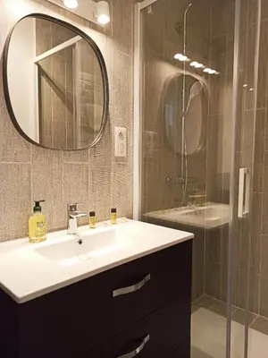 Salle de bains dans l'établissement Paris 8 Fashionable Apartment on Prestigious Faubourg Saint Honore