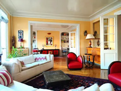 Coin salon dans l'établissement Paris 16 Apartment in Quiet Residential District