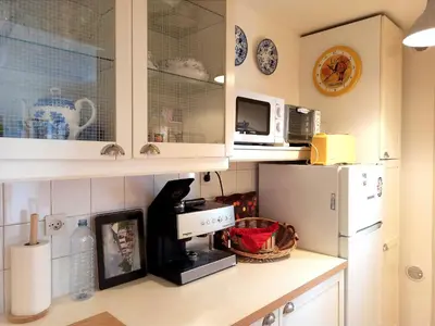 Cuisine ou kitchenette dans l'établissement Stay in central Paris near Arc de Triomphe