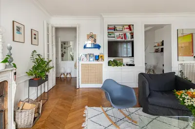 Télévision ou salle de divertissement dans l'établissement Faidherbe-Superbe duplex proche Bastille