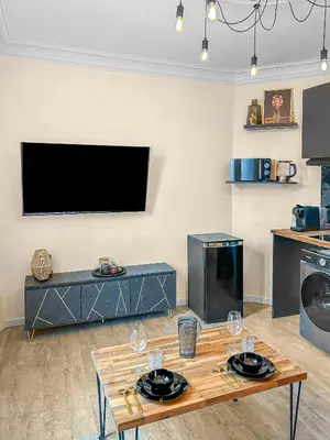 Cuisine ou kitchenette dans l'établissement Ivry-Confort