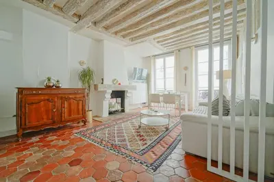Coin salon dans l'établissement 2 BR with the Best Location of Paris in 2nd Arr