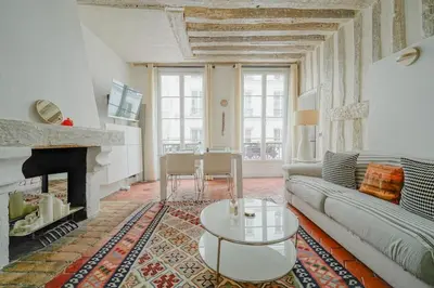 Coin salon dans l'établissement 2 BR with the Best Location of Paris in 2nd Arr