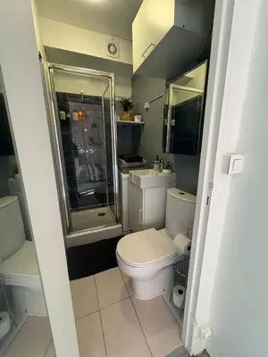 Salle de bains dans l'établissement Studio charmant à 3 min du métro Place de Clichy