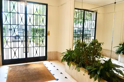 Jardin de l'établissement Porte d'Auteuil Paris furnished Appt