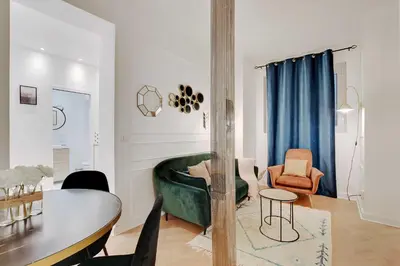 Coin salon dans l'établissement Welcoming apartment - 2BR-4P - Arc de Triomphe