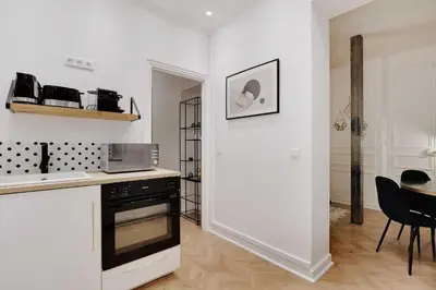 Cuisine ou kitchenette dans l'établissement Welcoming apartment - 2BR-4P - Arc de Triomphe
