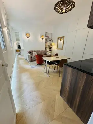 Coin salon dans l'établissement Modern apt Canal st Martin