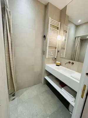 Salle de bains dans l'établissement Modern apt Canal st Martin