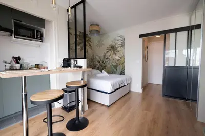 Cuisine ou kitchenette dans l'établissement Studio avec balcon - Paris 17e
