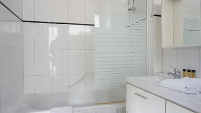 Salle de bains dans l'établissement Paris Apartment Close to Eiffel Tower and Metro