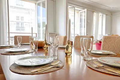 Plan de l'établissement Le Petit Hôtel - Appt 6p 127 m² à Paris