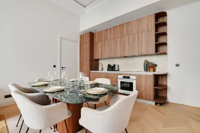 Cuisine ou kitchenette dans l'établissement Luxury Apartment - 2BR-4P - GeorgeV-Champs Elysees