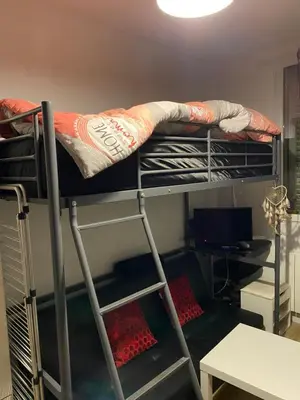 Un ou plusieurs lits superposés dans un hébergement de l'établissement Petit Nid à Paris