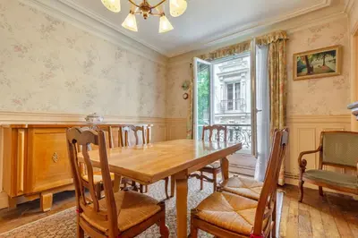 Coin salon dans l'établissement Chanzy-Spacieux appartement familial Place de la Nation