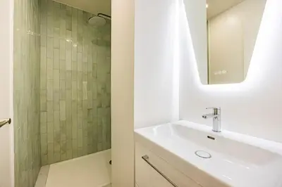 Salle de bains dans l'établissement Appart 8pers # 3 Bedrooms # Pereire # Paris 17