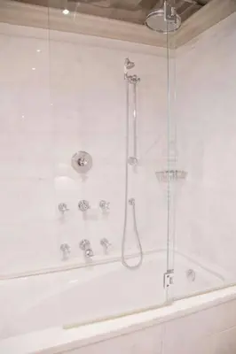 Salle de bains dans l'établissement Kristine - Luxury 2BR Saint-Germain Notre-Dame
