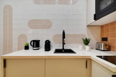 Cuisine ou kitchenette dans l'établissement Superb apartment -1BR-4P- Montmartre