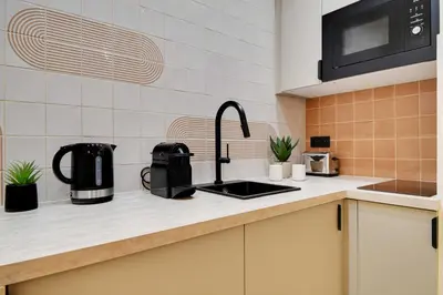 Cuisine ou kitchenette dans l'établissement Superb apartment -1BR-4P- Montmartre