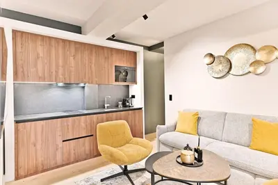 Cuisine ou kitchenette dans l'établissement Magnifique Appartement #Miromesnil #Monceau #Paris