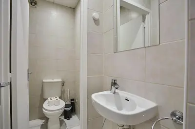 Salle de bains dans l'établissement Sublim Apartment 3 bedrooms Center of Paris by Studio Prestige