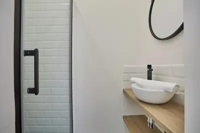 Salle de bains dans l'établissement Sublim Apartment 3 bedrooms Center of Paris by Studio Prestige