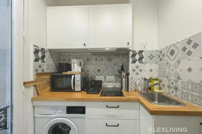 Cuisine ou kitchenette dans l'établissement Flexliving - whole flat - Bonnet
