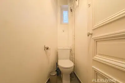 Salle de bains dans l'établissement Cozy Room in Alésia Paris 14th