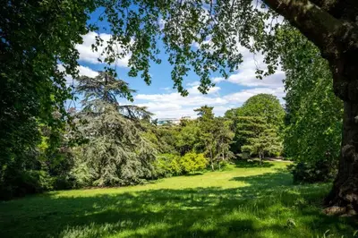 Jardin de l'établissement Spacieux appartement de 4 chambres à Paris 14 - Alésia