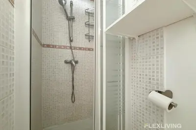 Salle de bains dans l'établissement Flexliving - Studio near Eiffel Tower Invalides & Left Bank